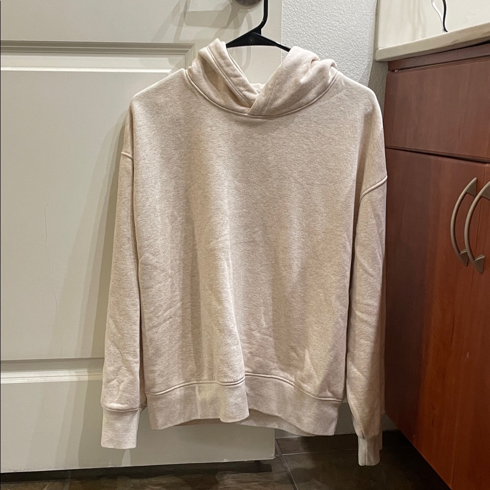 American Eagle cream hoodie
